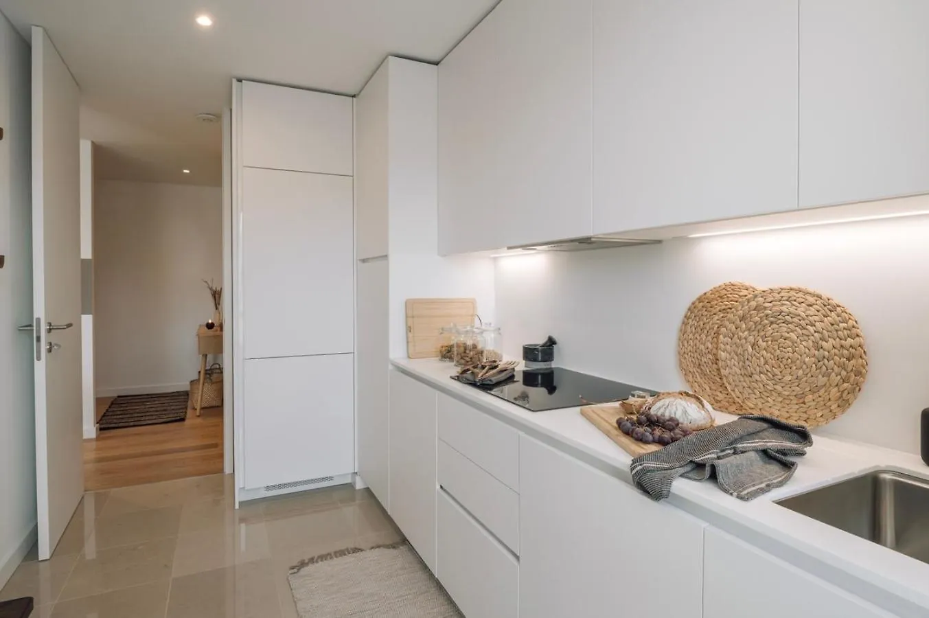 Ducenta - 1 Bedroom And Parking In Alvalade Лиссабон 0*,